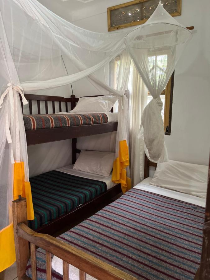 Bed and Breakfast 30 Wilson Джинджа Экстерьер фото
