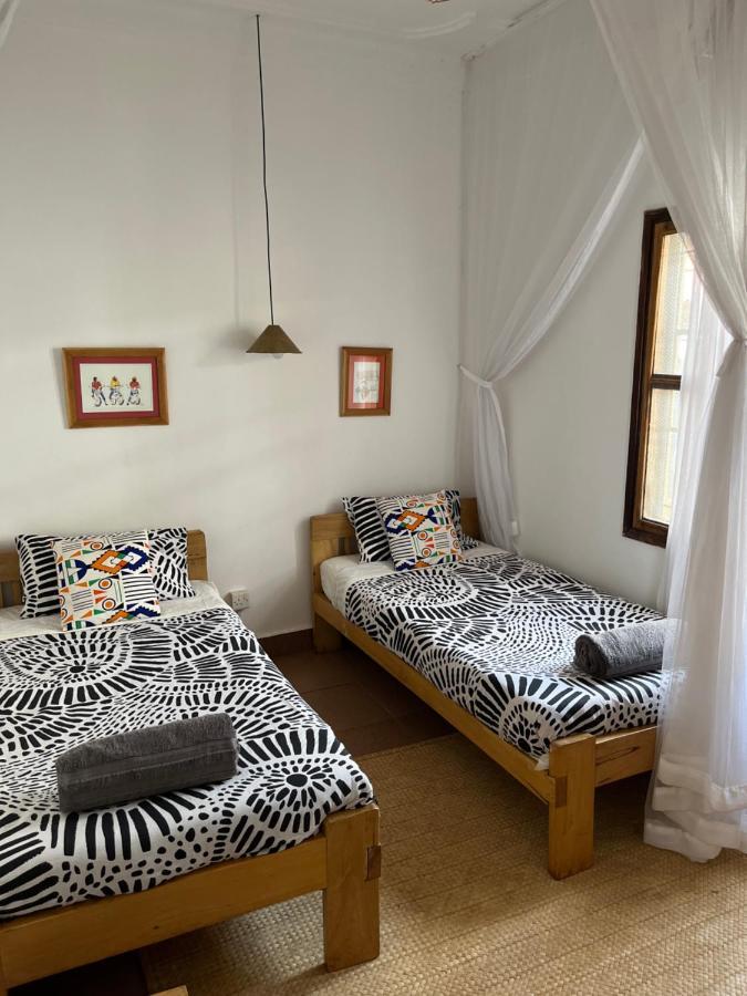 Bed and Breakfast 30 Wilson Джинджа Экстерьер фото