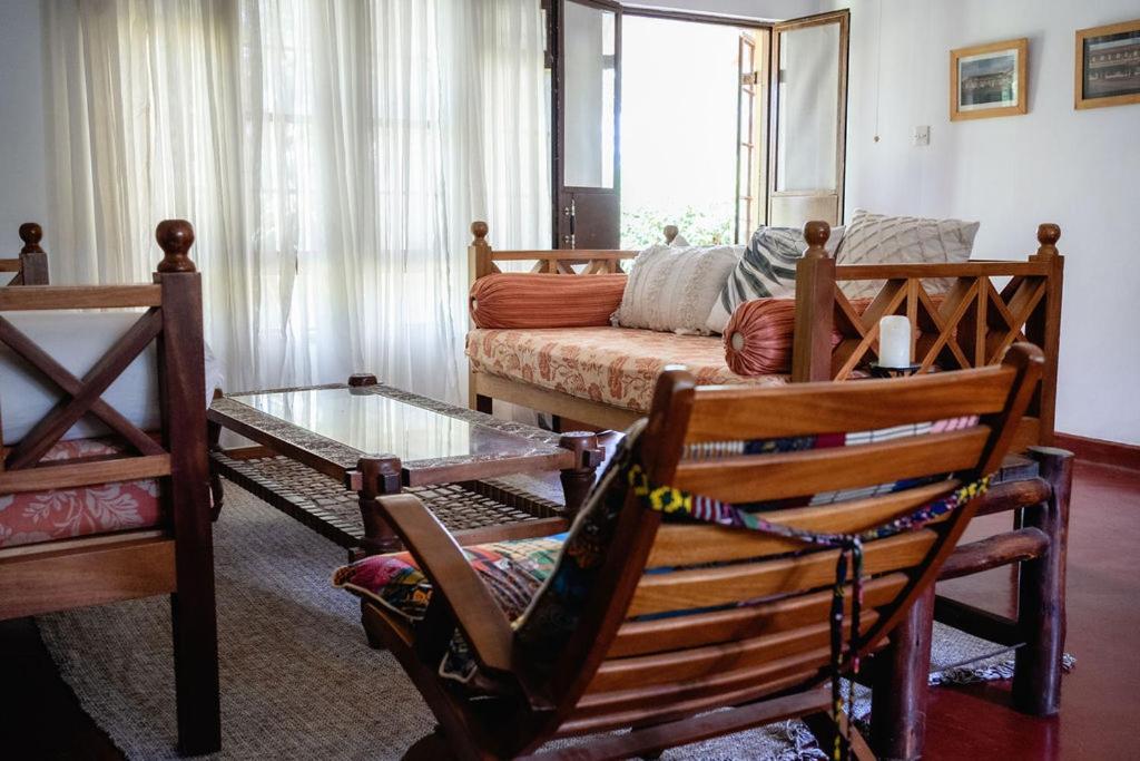 Bed and Breakfast 30 Wilson Джинджа Экстерьер фото